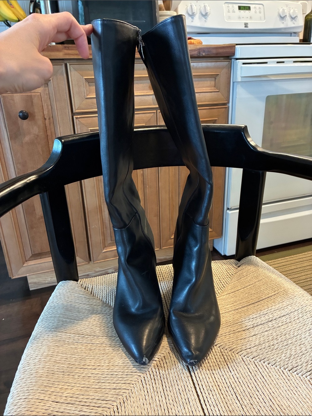 Black Knee-High Pointed Toe Women's Boots